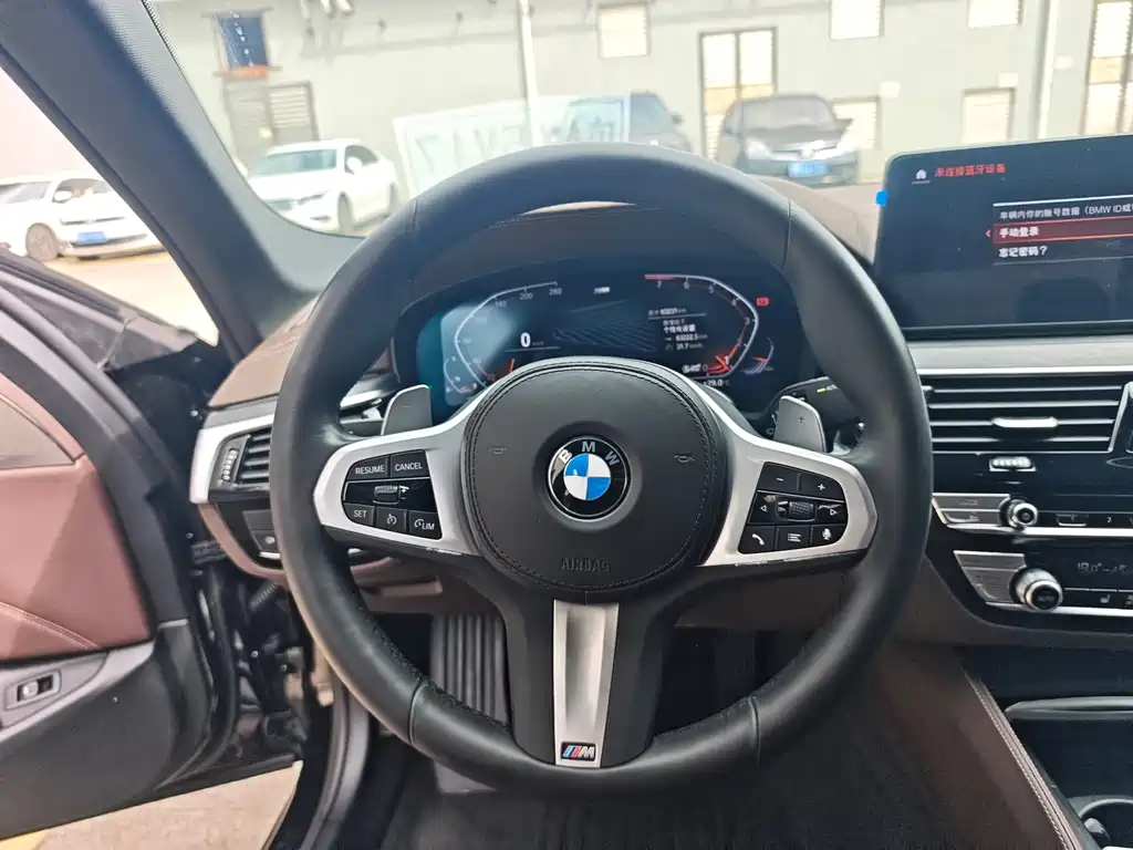 BMW 5 Series — миниатюра 8