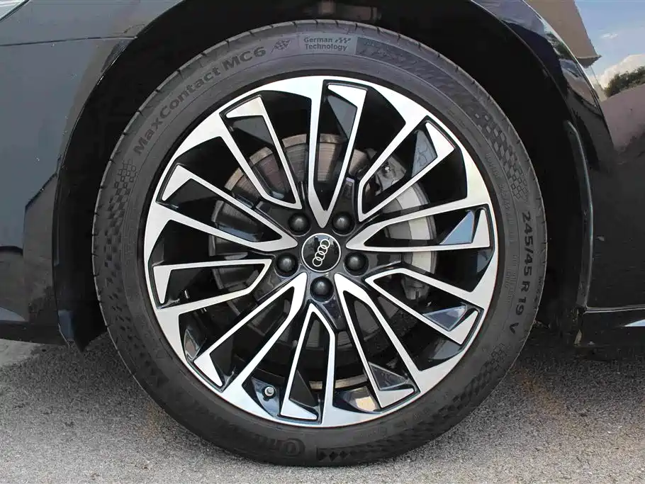 Audi A7L — миниатюра 13