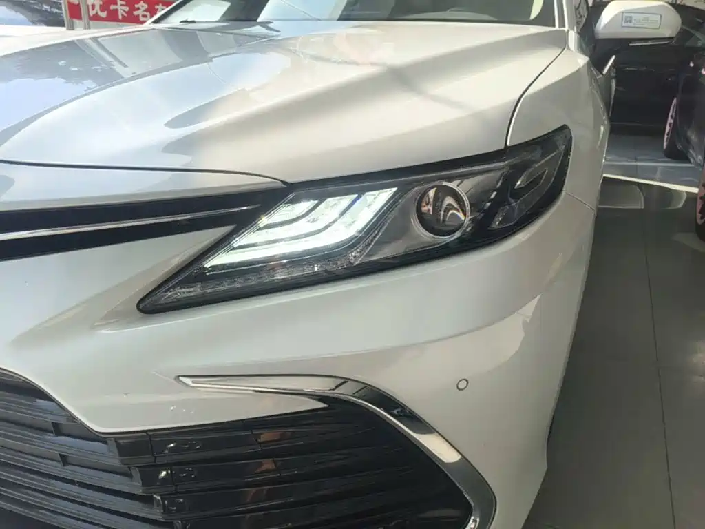Toyota Camry — миниатюра 24