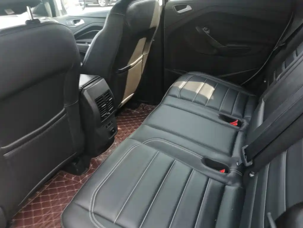 Ford Kuga — миниатюра 17
