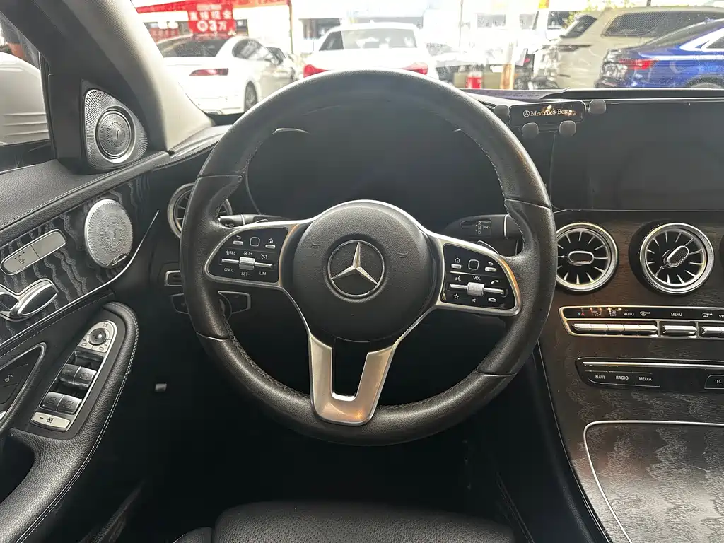Mercedes-Benz C-Class — миниатюра 7