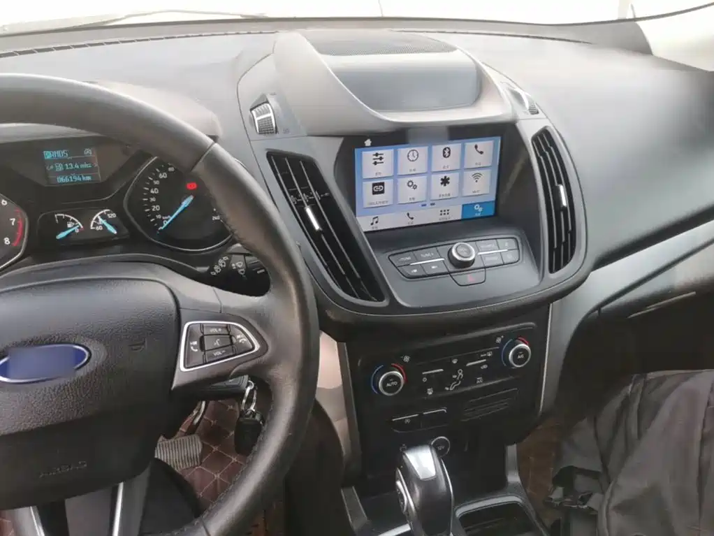 Ford Kuga — миниатюра 10