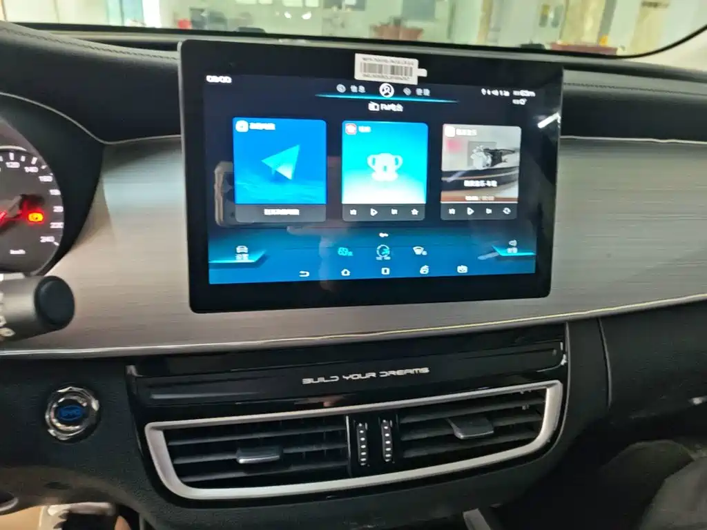 BYD MAX — миниатюра 13