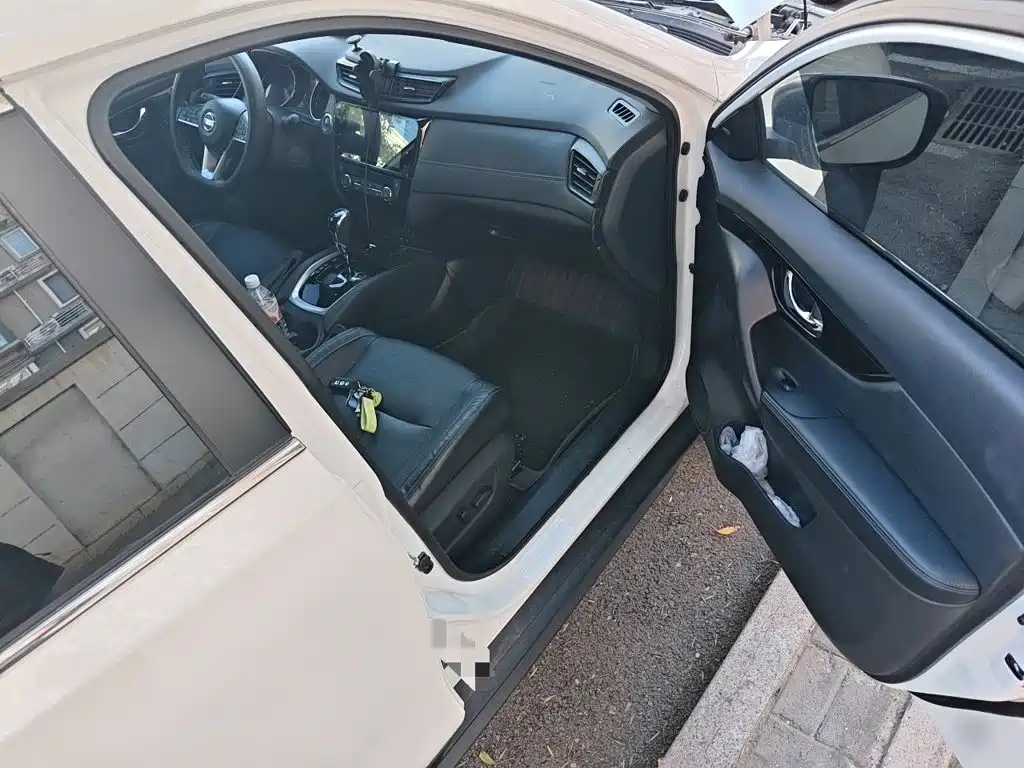 Nissan X-Trail — миниатюра 17