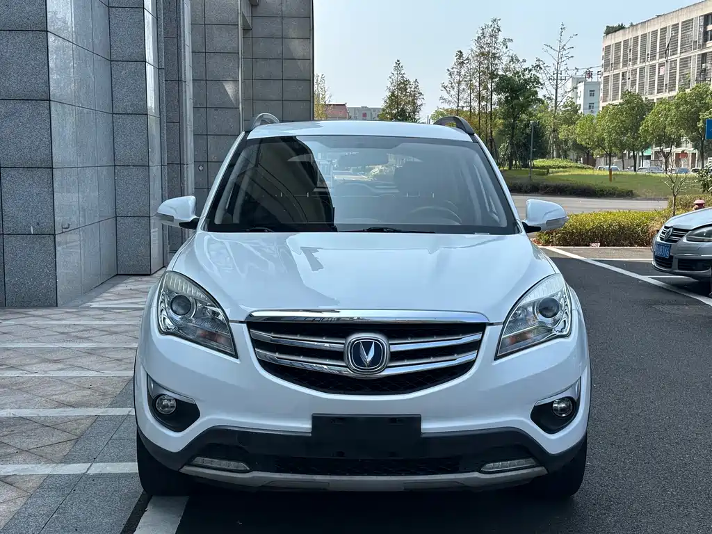 Changan CS35 — миниатюра 2