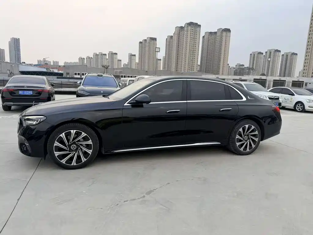 Mercedes-Benz E-Class — миниатюра 3
