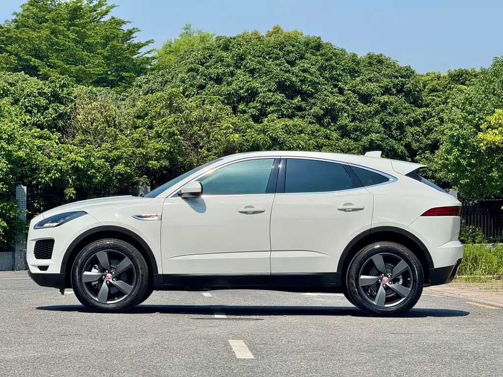 Jaguar E-PACE — миниатюра 4