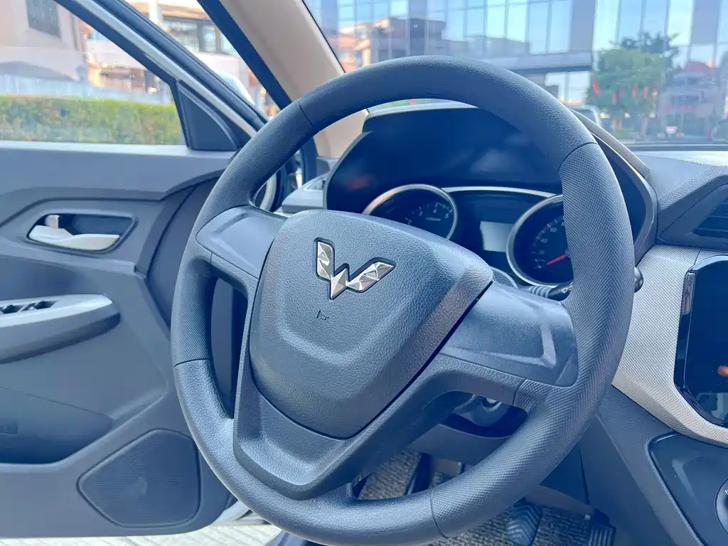 Wuling Hongguang — миниатюра 13