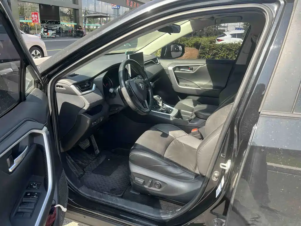 Toyota Wildlander — миниатюра 5