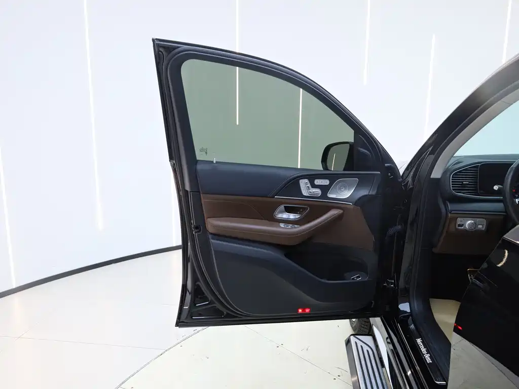 Mercedes-Benz GLS — миниатюра 14