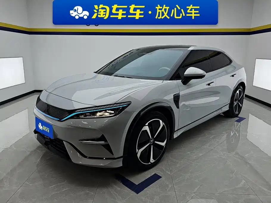 BYD L EV