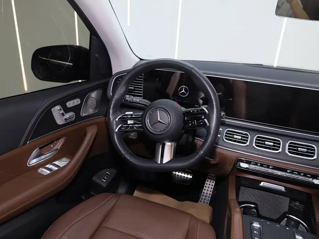 Mercedes-Benz GLS — миниатюра 21