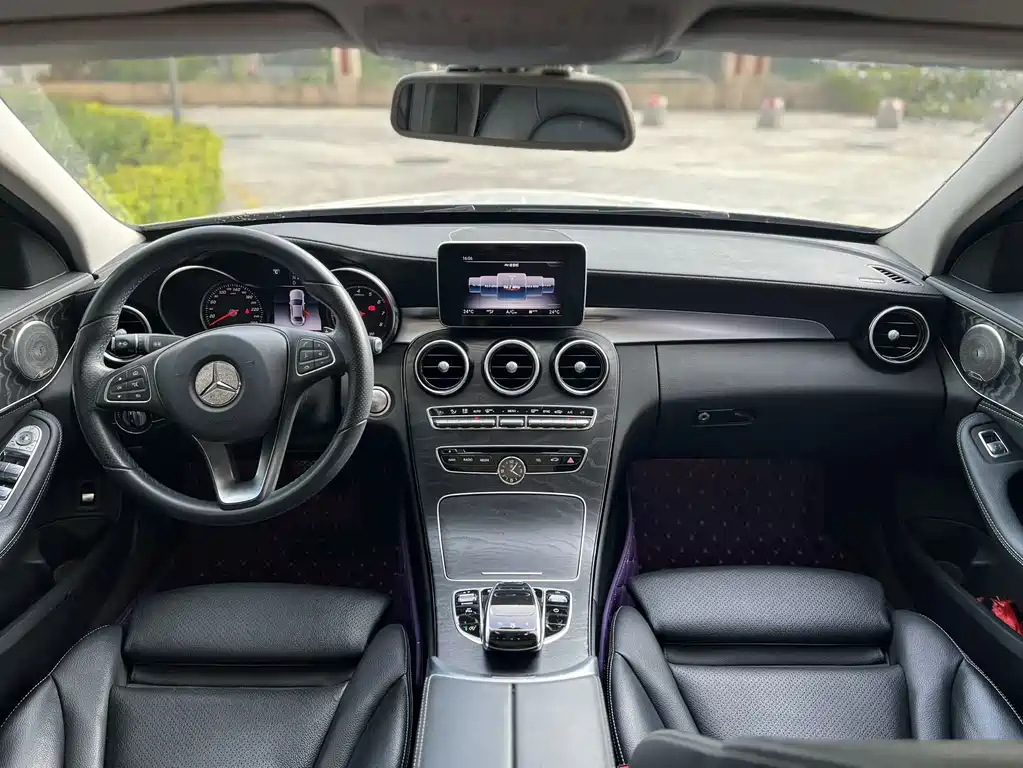 Mercedes-Benz C-Class — миниатюра 9
