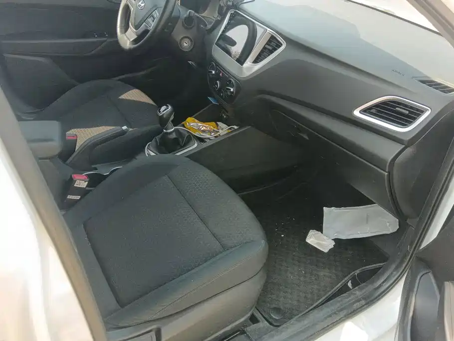 Hyundai Verna — миниатюра 8