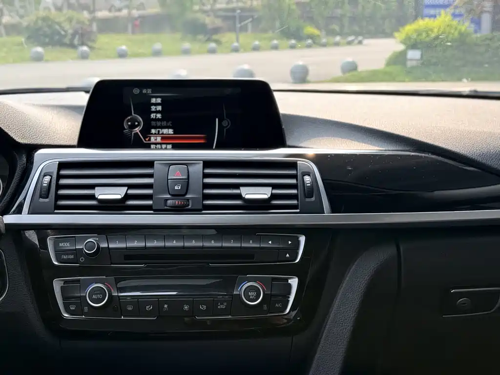 BMW 3 Series — миниатюра 13