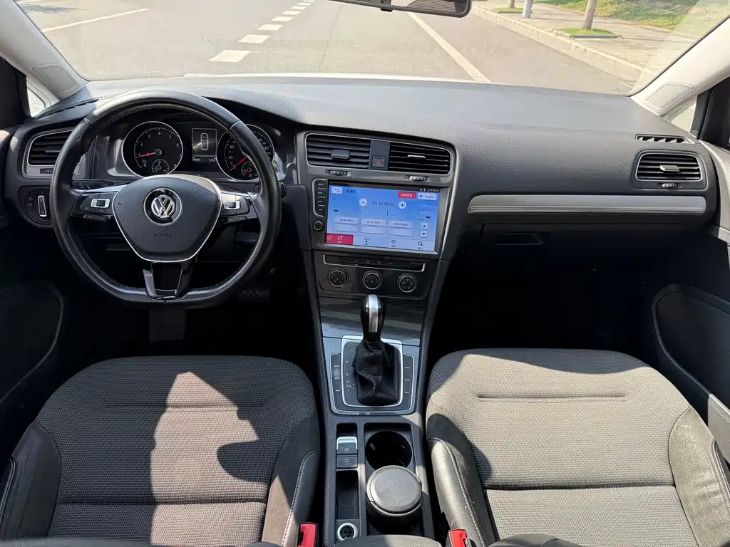 Volkswagen Golf — миниатюра 6