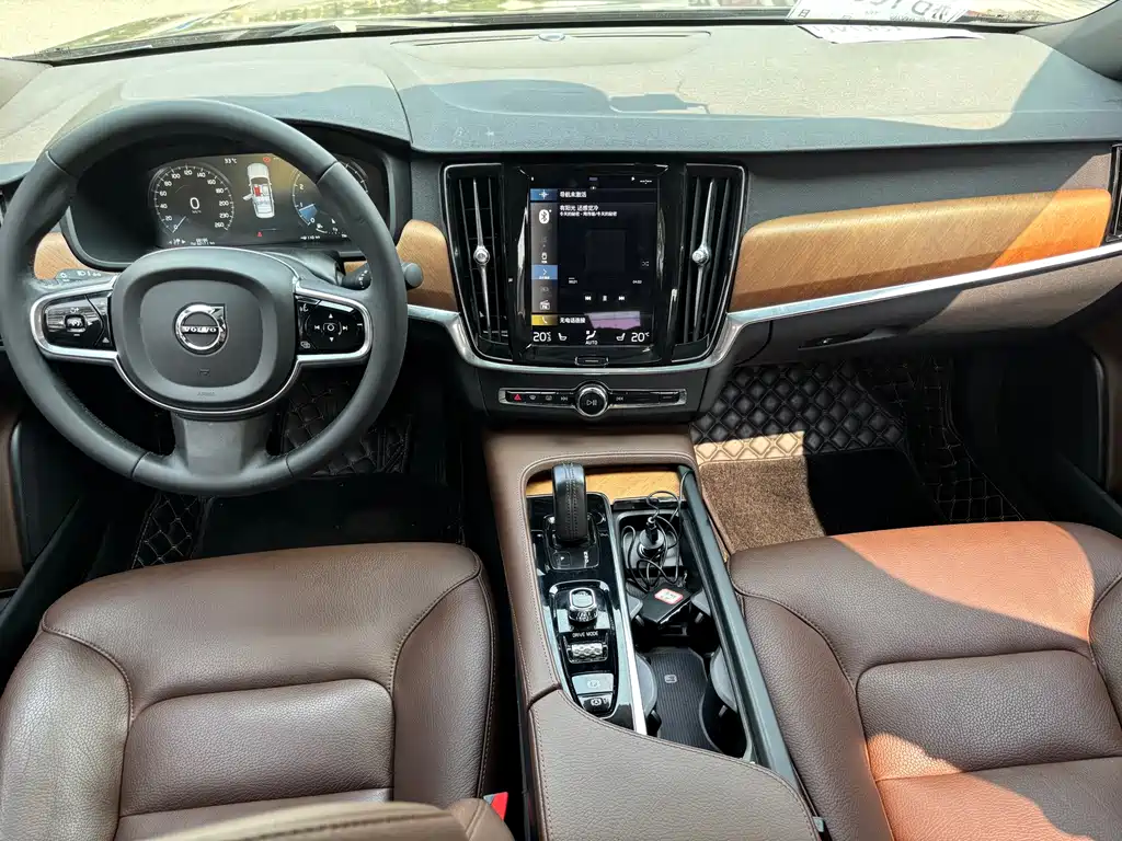 Volvo S90 — миниатюра 6