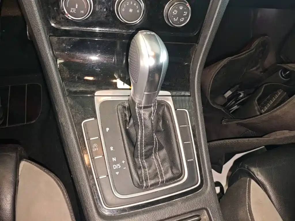 Volkswagen Golf — миниатюра 14
