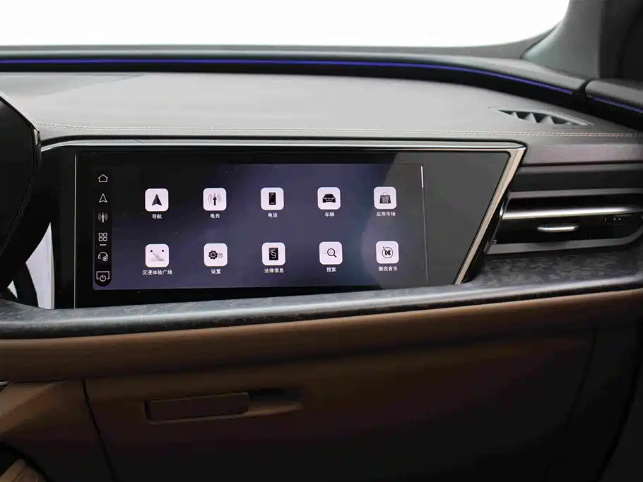 Audi Q5L — миниатюра 11