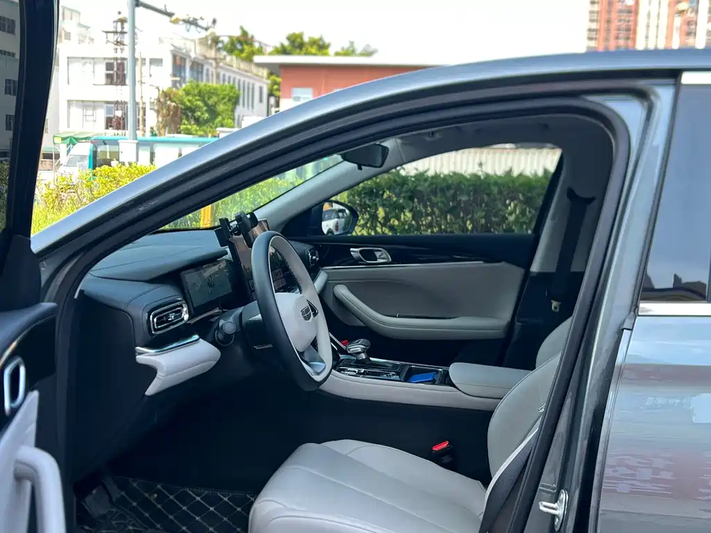 Geely Emgrand — миниатюра 3