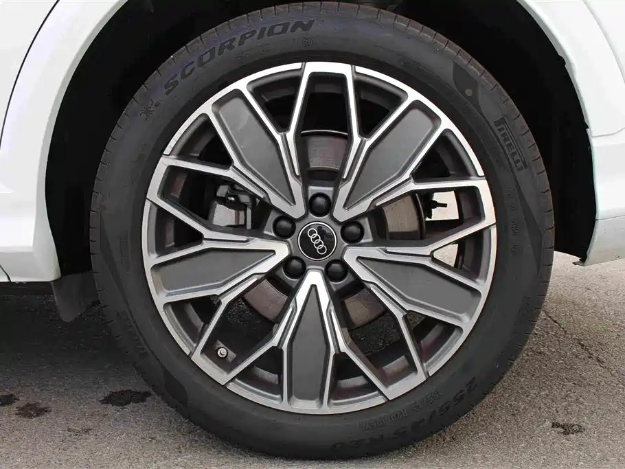 Audi Q5L — миниатюра 16