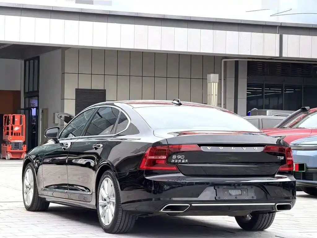Volvo S90 — миниатюра 10