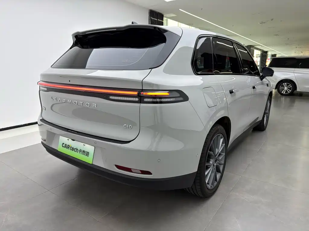 Leapmotor Leapmotor C10 — миниатюра 3