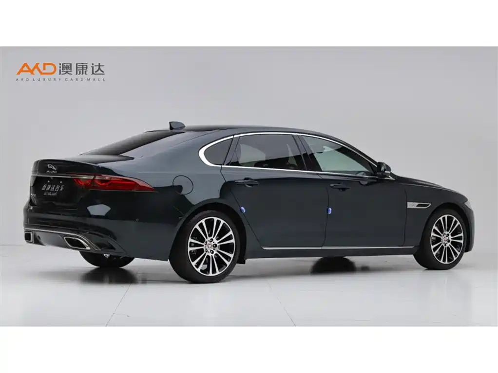 Jaguar XFL — миниатюра 3