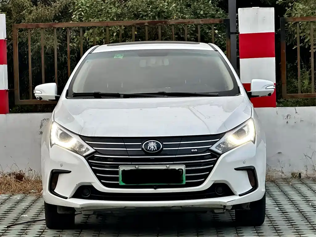 BYD Qin NEV — миниатюра 2