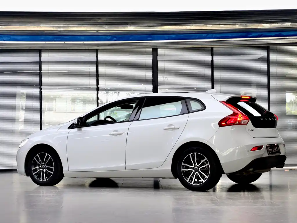 Volvo V40 2018 T3