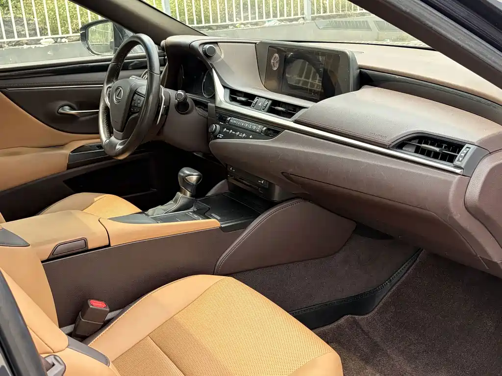 Lexus ES — миниатюра 20