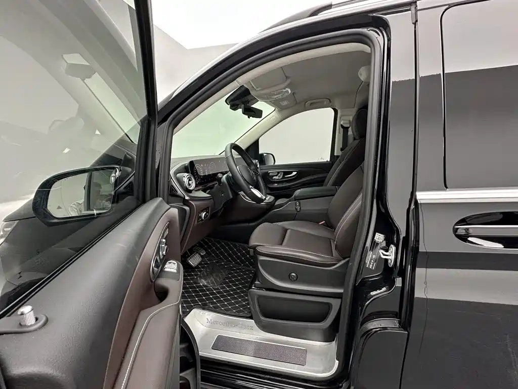 Mercedes-Benz V-Class — миниатюра 9