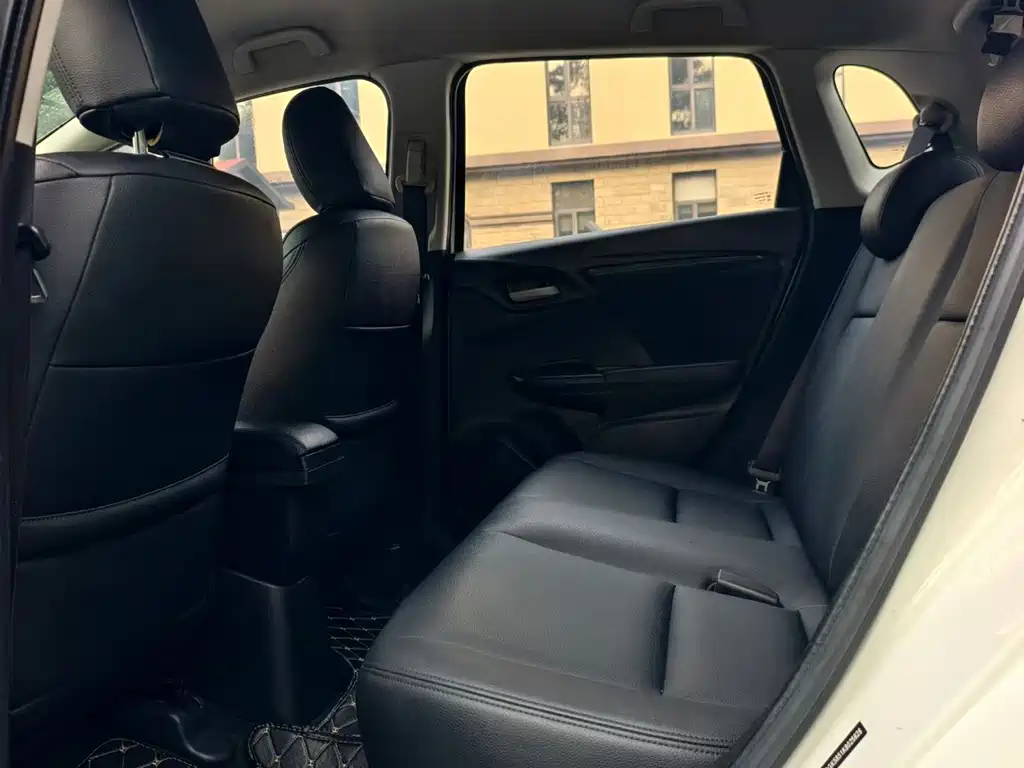Honda Fit — миниатюра 6