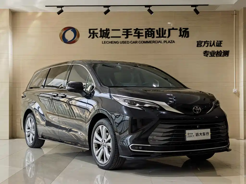 Toyota Sienna — миниатюра 3
