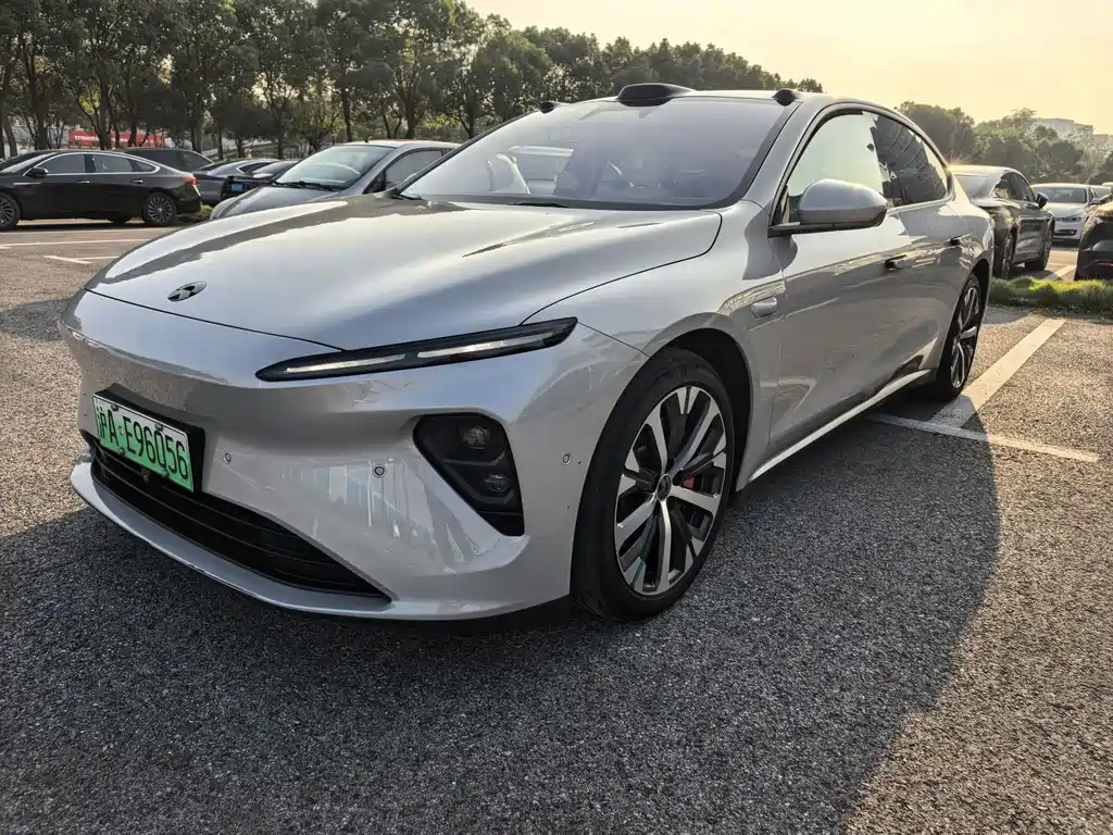 NIO ET7