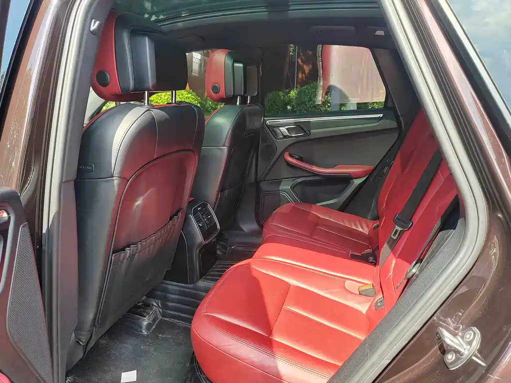 Porsche Macan — миниатюра 8