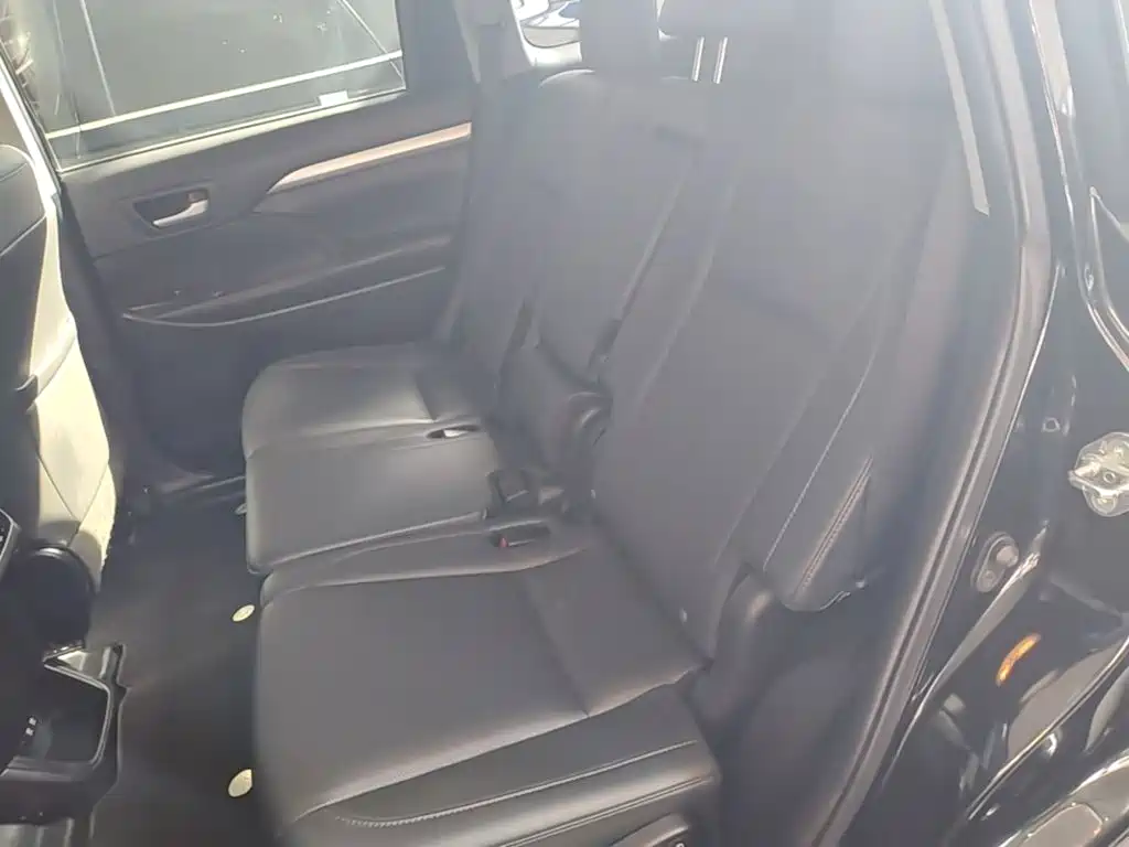 Toyota Highlander — миниатюра 17