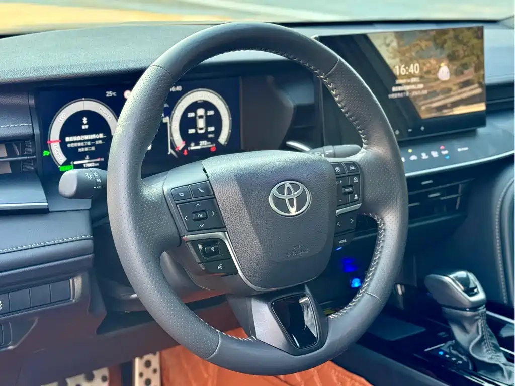 TOYOTA CAMRY