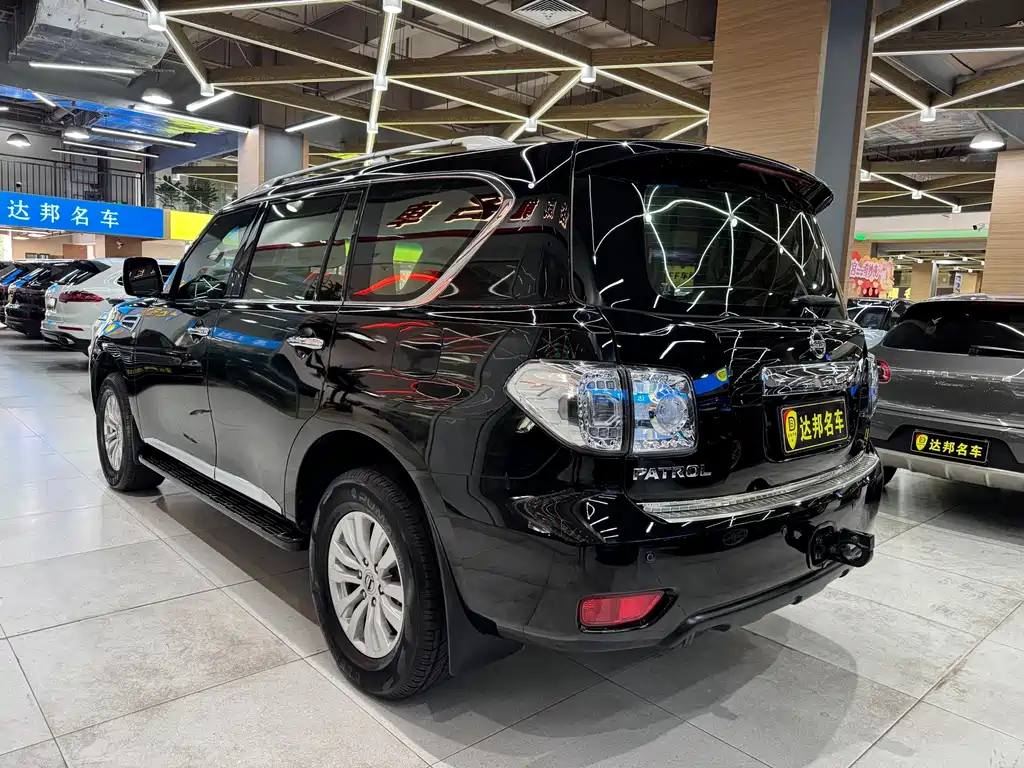 Nissan Patrol — миниатюра 16