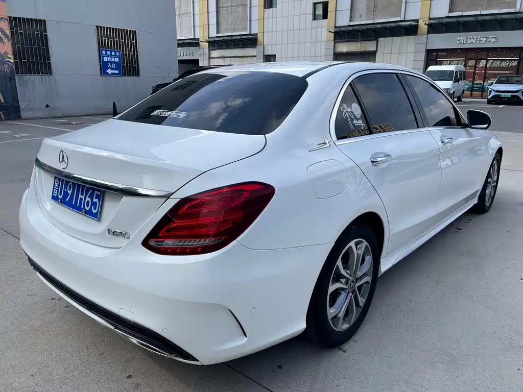 Mercedes-Benz C-Class — миниатюра 6