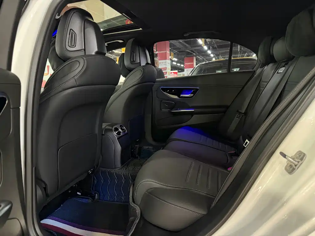Mercedes-Benz C-Class — миниатюра 13