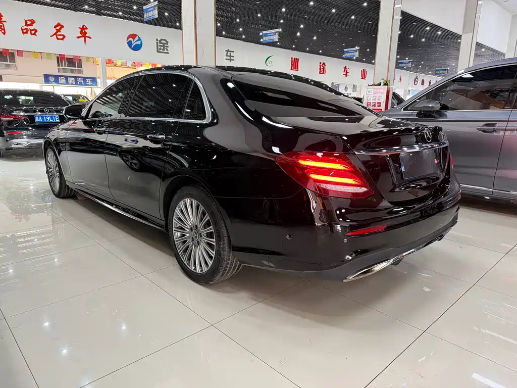 MERCEDES-BENZ E CLASS