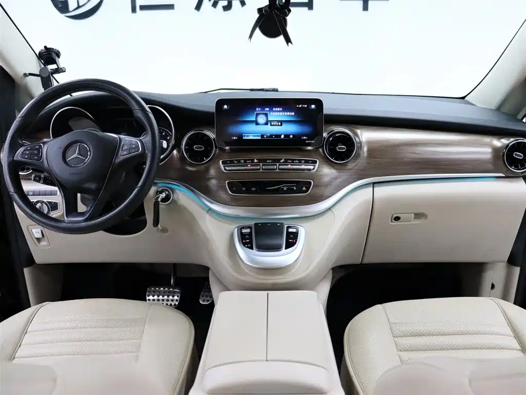 MERCEDES-BENZ V CLASS