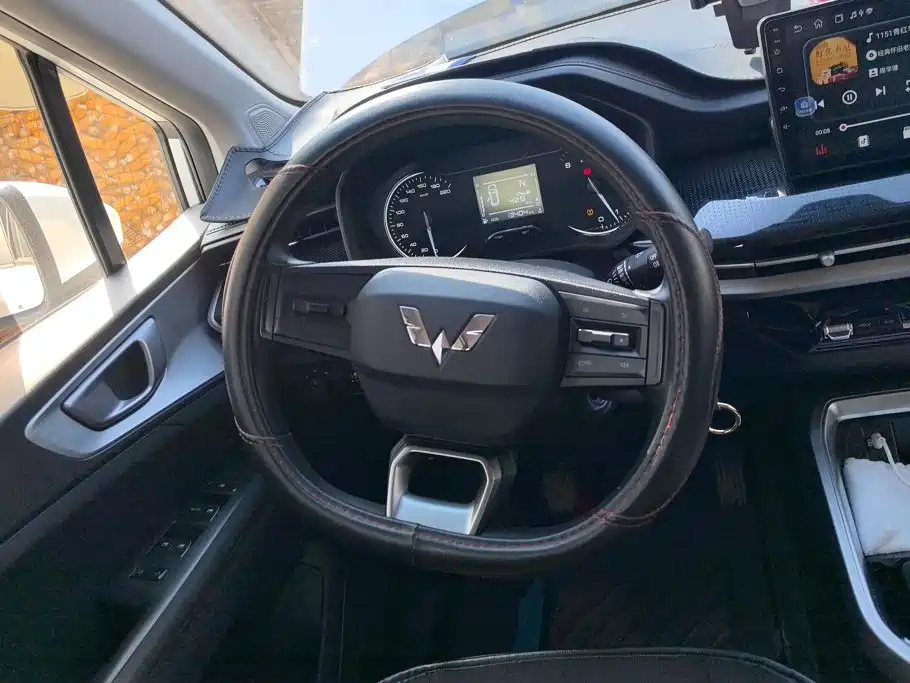 Wuling Jiachen — миниатюра 15