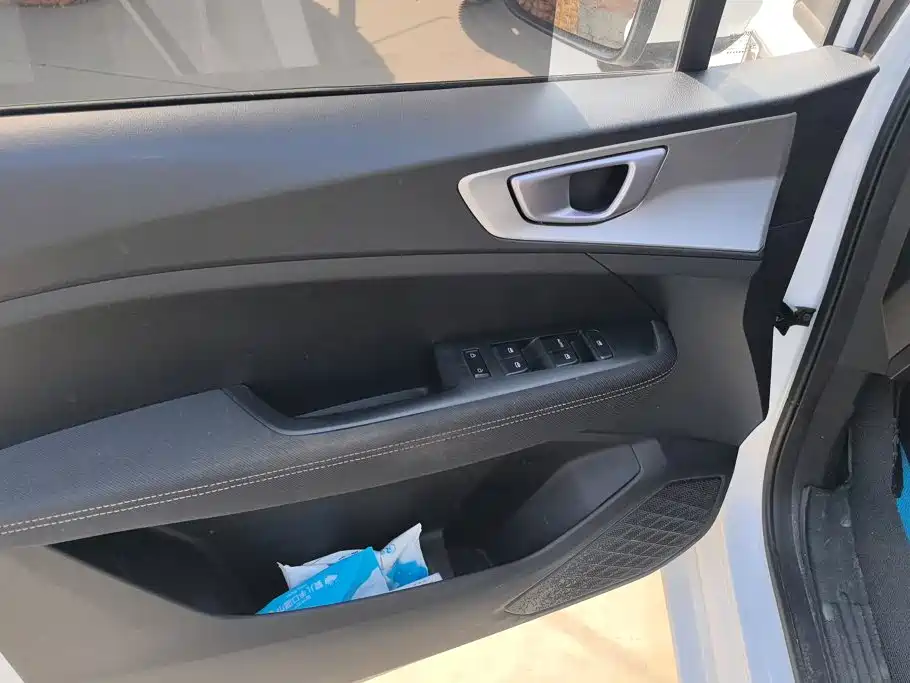 Wuling Jiachen — миниатюра 7