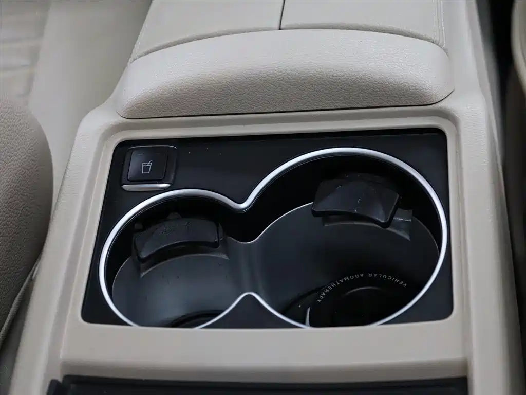 MERCEDES-BENZ V CLASS