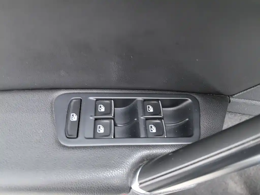 Volkswagen Golf GTI — миниатюра 9