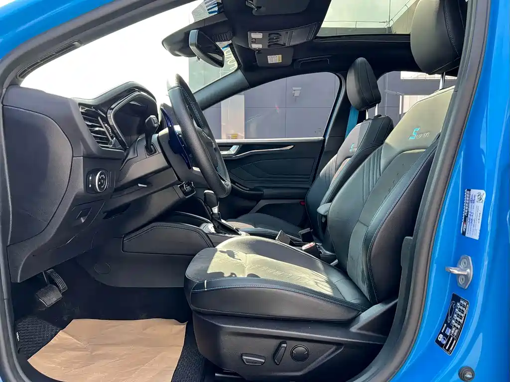 Ford Focus — миниатюра 15