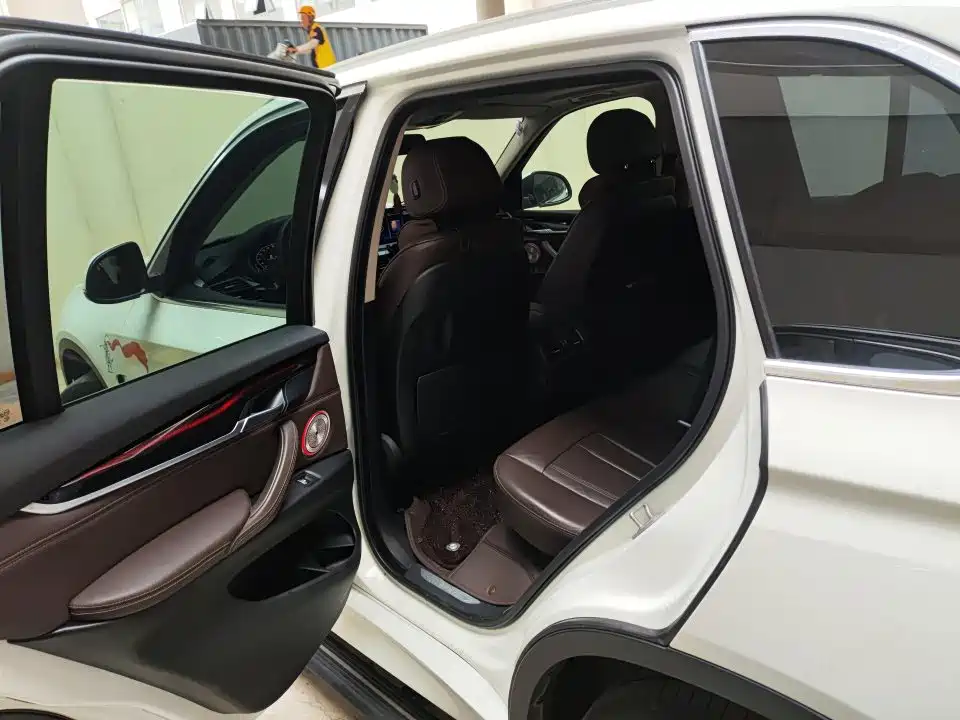 BMW X5 (Import) — миниатюра 8