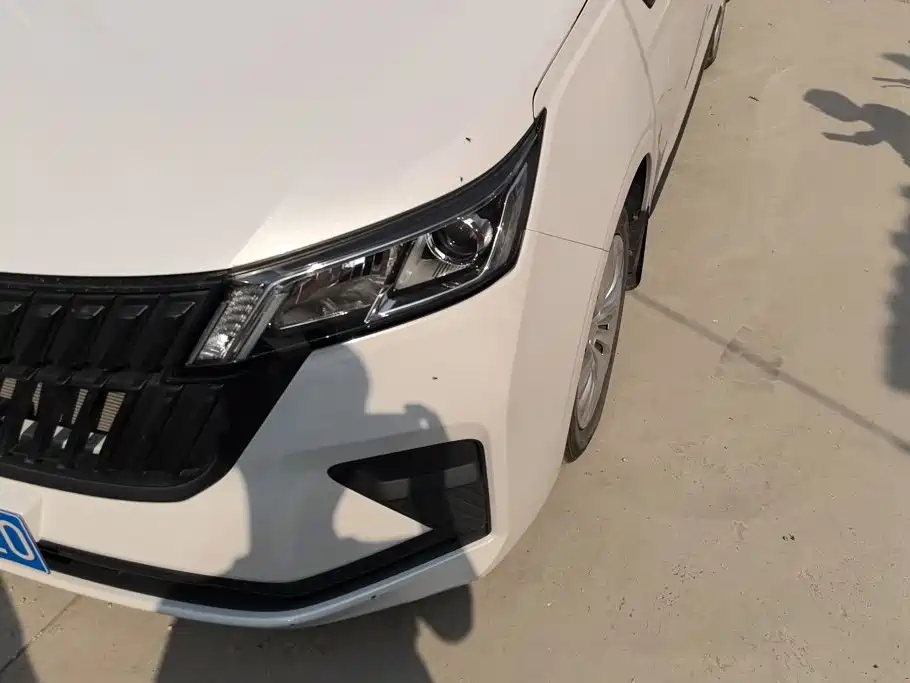 Wuling Jiachen — миниатюра 5